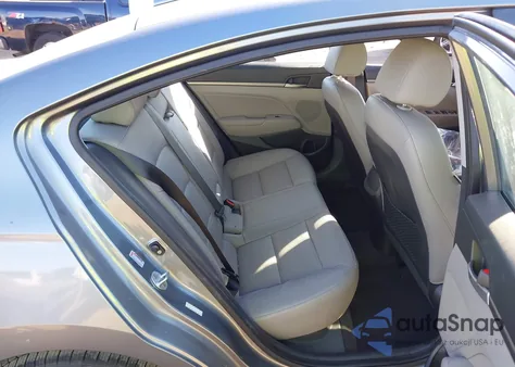 2017 Hyundai Elantra Limited z USA, uszkodzony, nr VIN KMHD84LF2HU070892